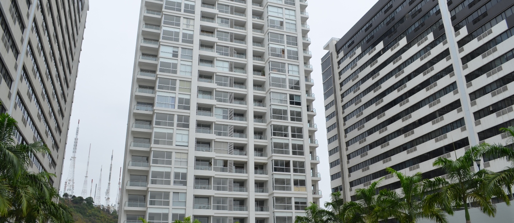 GeoBienes - Departamento en alquiler  en edificio Spazio sector Puerto Santa Ana - Plusvalia Guayaquil Casas de venta y alquiler Inmobiliaria Ecuador