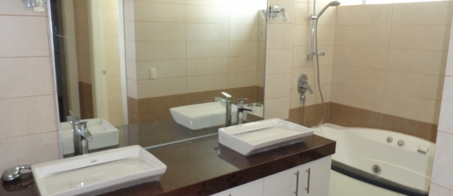 Departamento en Alquiler en Tennis Club Samborondon GeoBienes - Departamento en Alquiler en Tennis Club Samborondon, Edificio RIOPORTO - Plusvalia Guayaquil Casas de venta y alquiler Inmobiliaria Ecuador