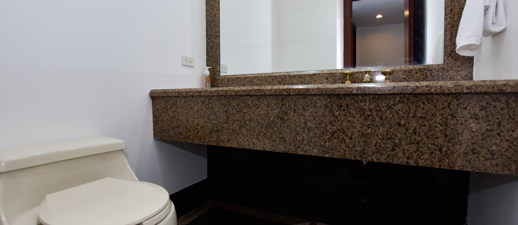 Departamento en alquiler en Torre Colon 2 Guayaquil Ecuador GeoBienes - Departamento en alquiler en Torre Colon 2 Guayaquil Ecuador - Plusvalia Guayaquil Casas de venta y alquiler Inmobiliaria Ecuador