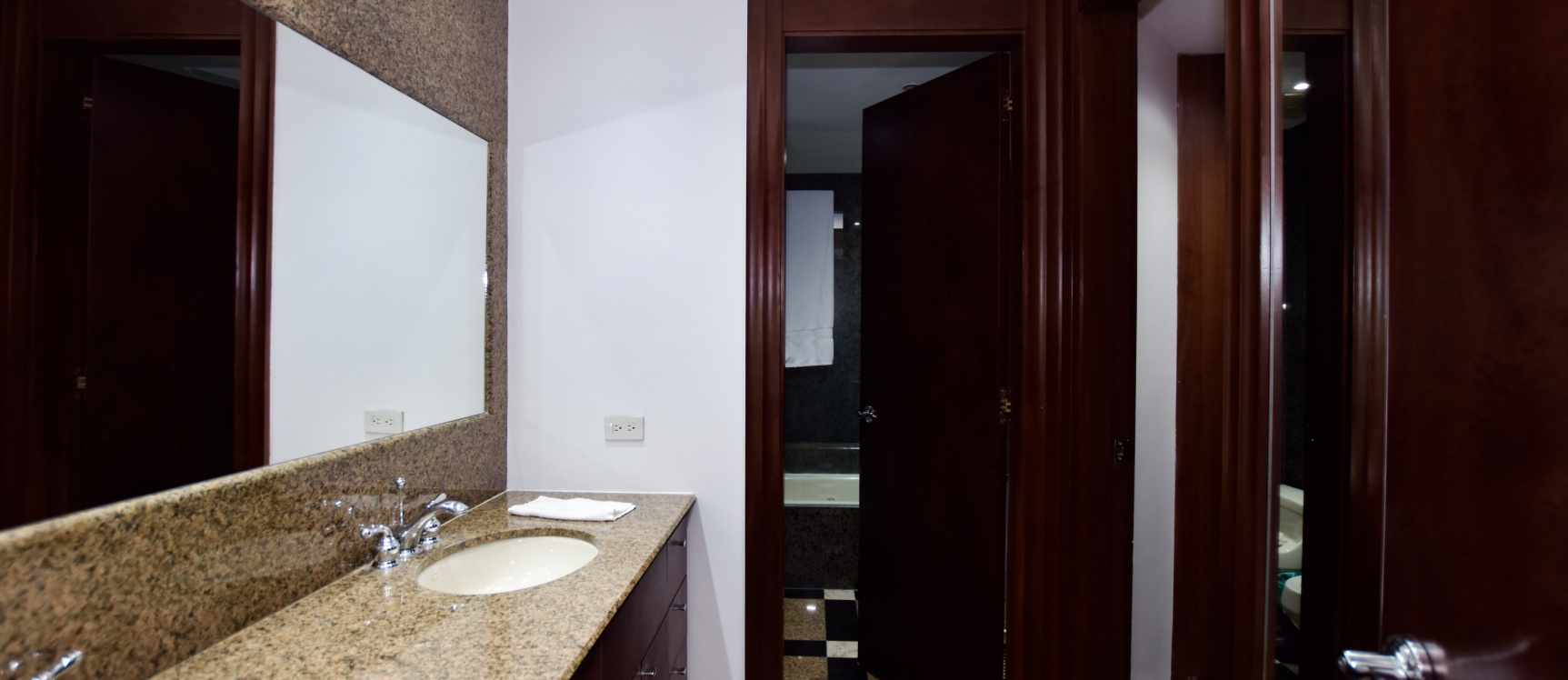 Departamento en alquiler en Torre Colon 2 Guayaquil Ecuador GeoBienes - Departamento en alquiler en Torre Colon 2 Guayaquil Ecuador - Plusvalia Guayaquil Casas de venta y alquiler Inmobiliaria Ecuador