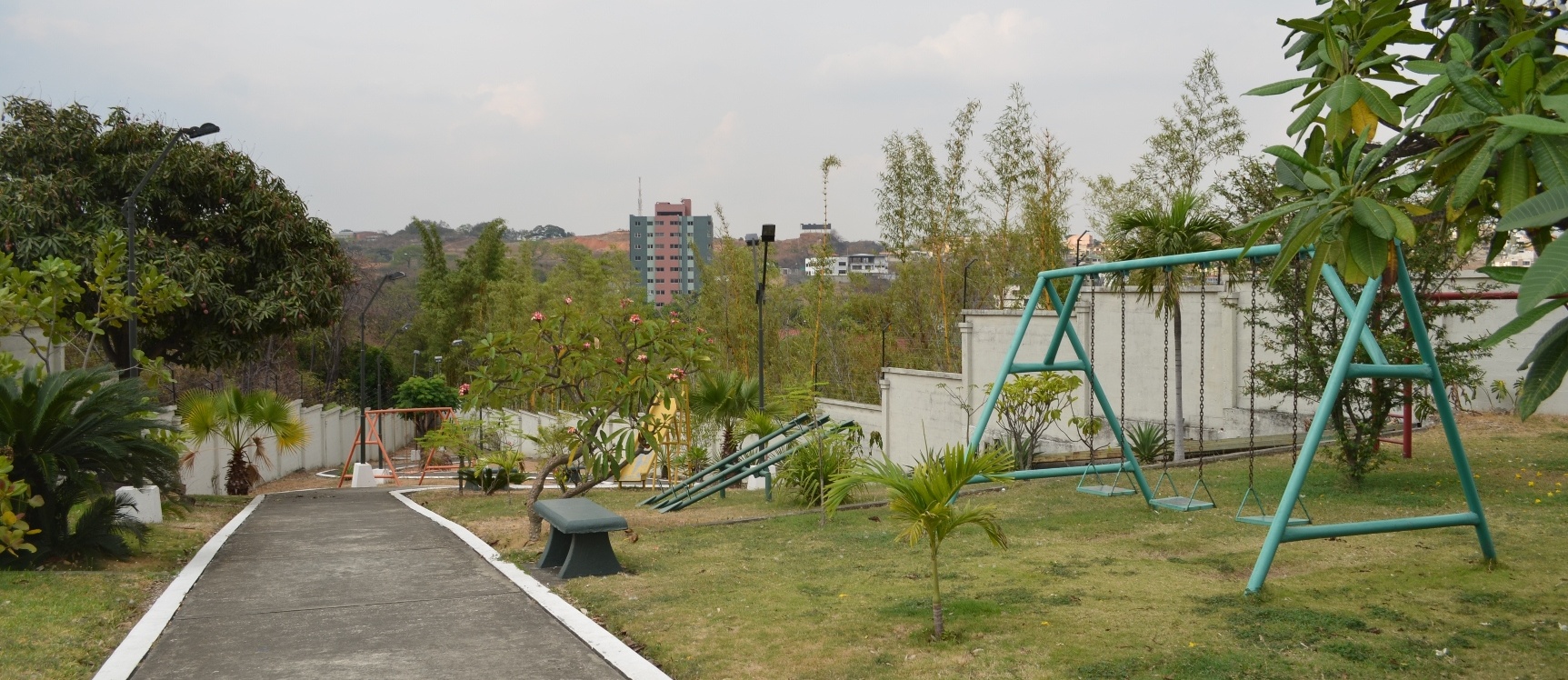 GeoBienes - Departamento en alquiler en Urbanización Parque de los Ceibos sector Ceibos - Plusvalia Guayaquil Casas de venta y alquiler Inmobiliaria Ecuador