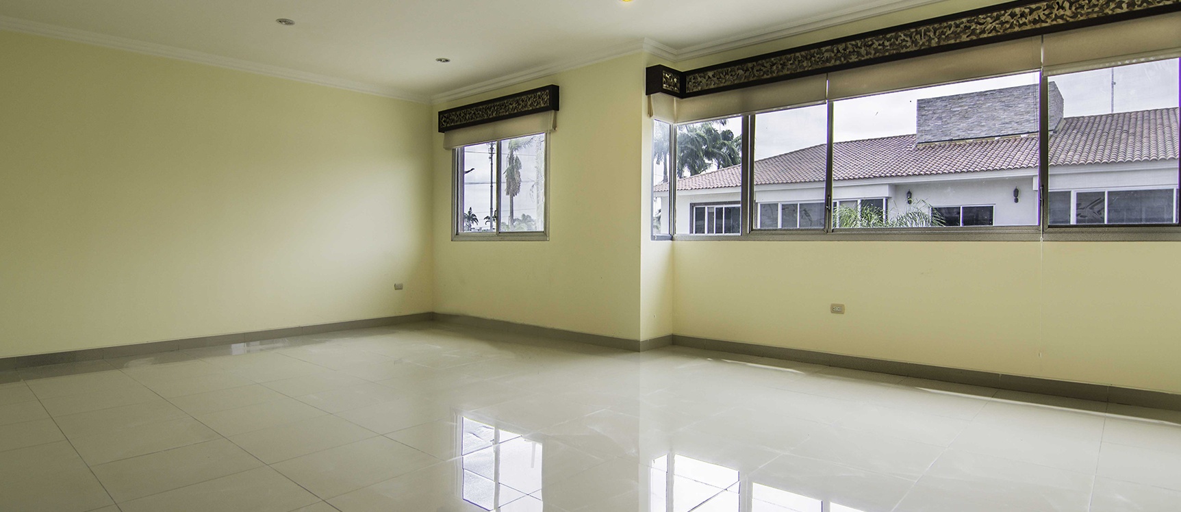Departamento en alquiler en Urbanización Singapur vía a Samborondón GeoBienes - Departamento en alquiler en Urbanización Singapur vía a Samborondón - Plusvalia Guayaquil Casas de venta y alquiler Inmobiliaria Ecuador