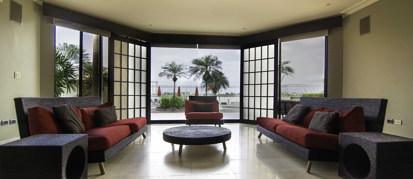 Departamento en alquiler en Urbanización Singapur vía a Samborondón GeoBienes - Departamento en alquiler en Urbanización Singapur vía a Samborondón - Plusvalia Guayaquil Casas de venta y alquiler Inmobiliaria Ecuador