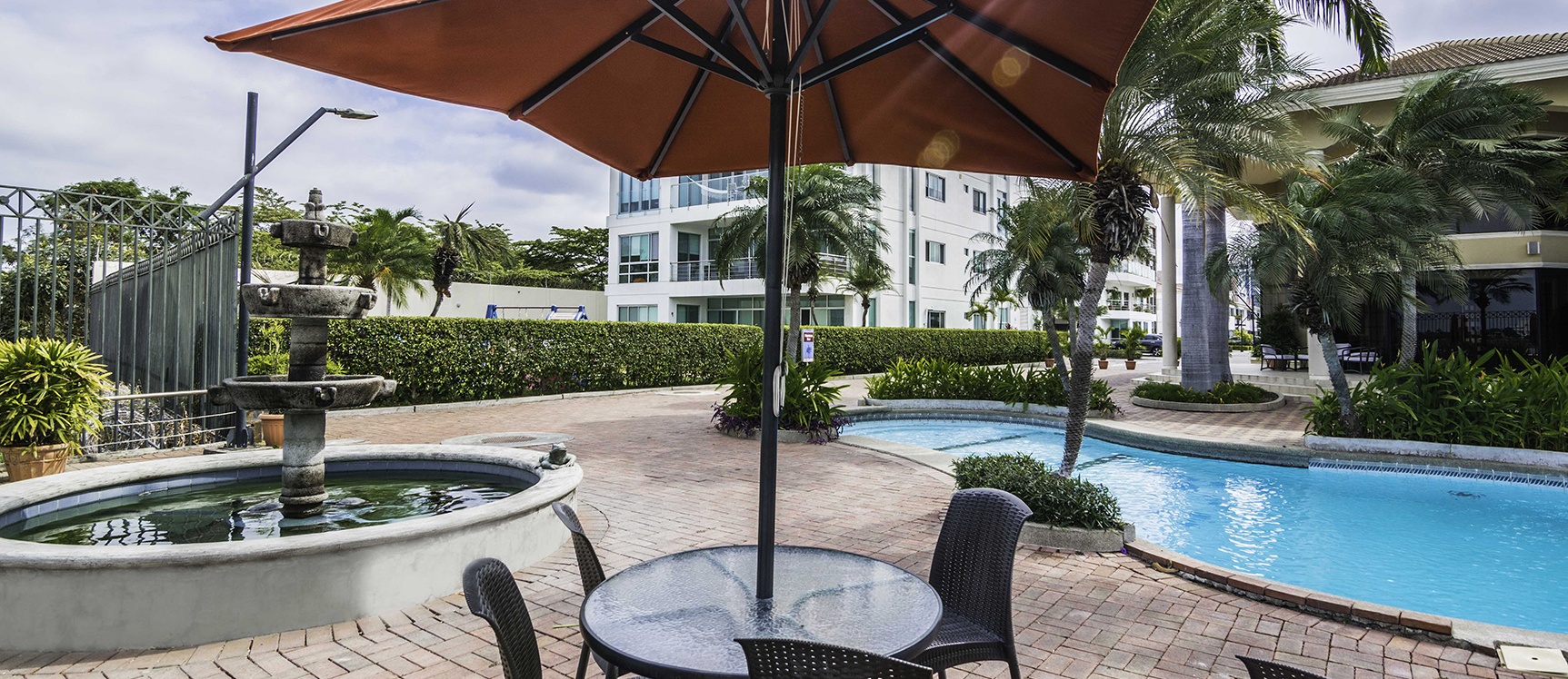 Departamento en alquiler en Urbanización Singapur vía a Samborondón GeoBienes - Departamento en alquiler en Urbanización Singapur vía a Samborondón - Plusvalia Guayaquil Casas de venta y alquiler Inmobiliaria Ecuador