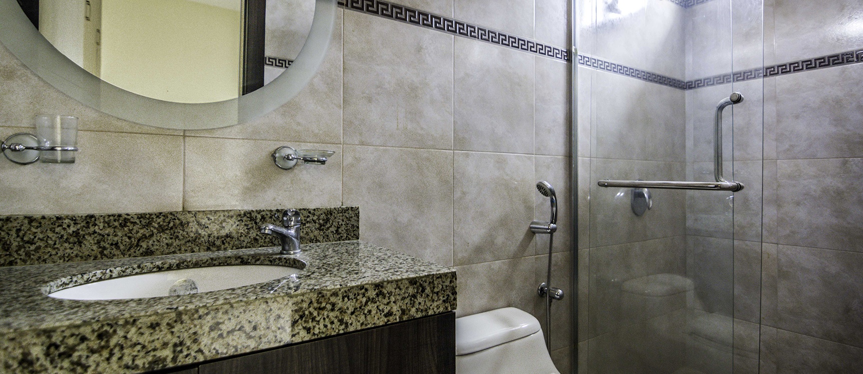 Departamento en alquiler en Urbanización Singapur vía a Samborondón GeoBienes - Departamento en alquiler en Urbanización Singapur vía a Samborondón - Plusvalia Guayaquil Casas de venta y alquiler Inmobiliaria Ecuador
