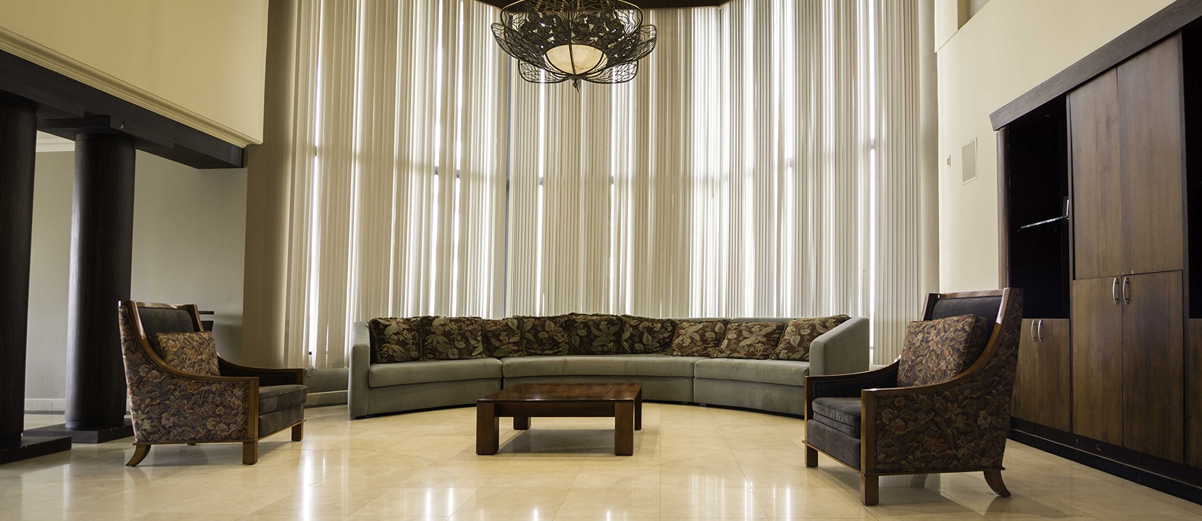 Departamento en alquiler en Urbanización Singapur vía a Samborondón GeoBienes - Departamento en alquiler en Urbanización Singapur vía a Samborondón - Plusvalia Guayaquil Casas de venta y alquiler Inmobiliaria Ecuador