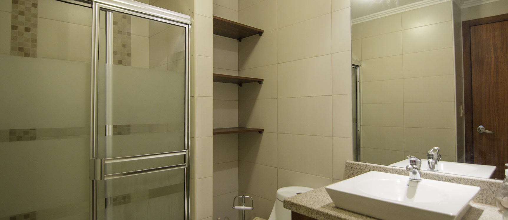 Departamento en Venta Riverfront II, Puerto Santa Ana, Guayaquil GeoBienes - Departamento en Alquiler Riverfront II, Puerto Santa Ana, Guayaquil - Plusvalia Guayaquil Casas de venta y alquiler Inmobiliaria Ecuador