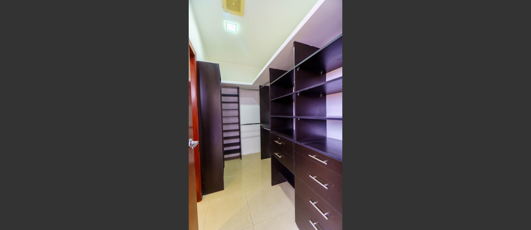 Departamento en alquiler sector UEES, Aranda del Río, Samborondón GeoBienes - Departamento en alquiler sector UEES, Aranda del Río, Samborondón - Plusvalia Guayaquil Casas de venta y alquiler Inmobiliaria Ecuador