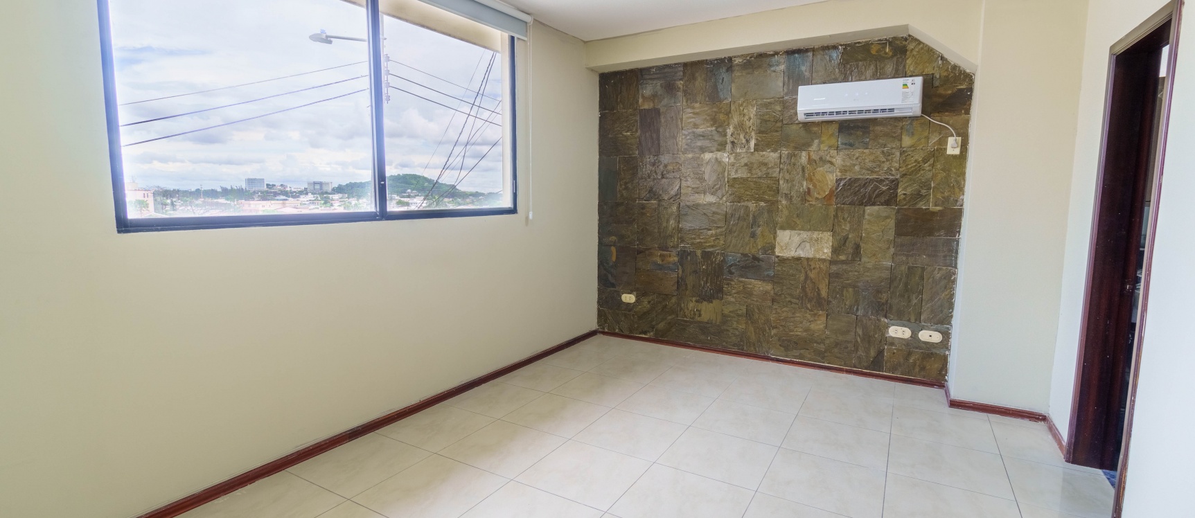 Departamento en alquiler ubicado en Condominio Alexandra, Lomas de Urdesa GeoBienes - Departamento en alquiler ubicado en Condominio Alexandra, Lomas de Urdesa - Plusvalia Guayaquil Casas de venta y alquiler Inmobiliaria Ecuador