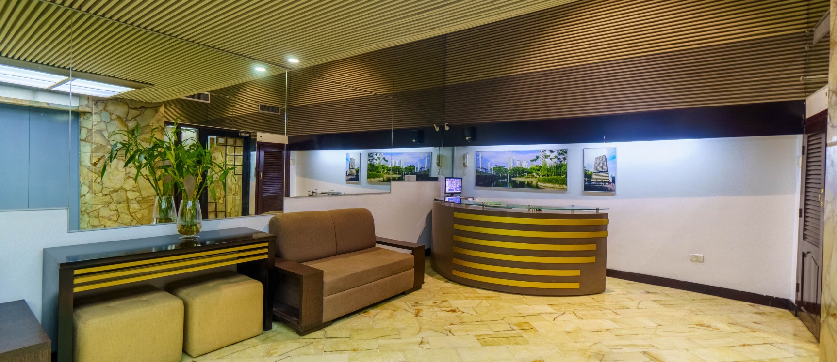Departamento en alquiler ubicado en Edificio 300, Centro de Guayaquil. GeoBienes - Departamento en alquiler ubicado en Edificio 300, Centro de Guayaquil. - Plusvalia Guayaquil Casas de venta y alquiler Inmobiliaria Ecuador