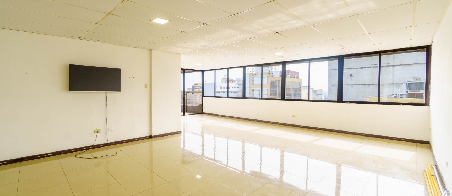 Departamento en alquiler ubicado en Edificio 300, Centro de Guayaquil. GeoBienes - Departamento en alquiler ubicado en Edificio 300, Centro de Guayaquil. - Plusvalia Guayaquil Casas de venta y alquiler Inmobiliaria Ecuador