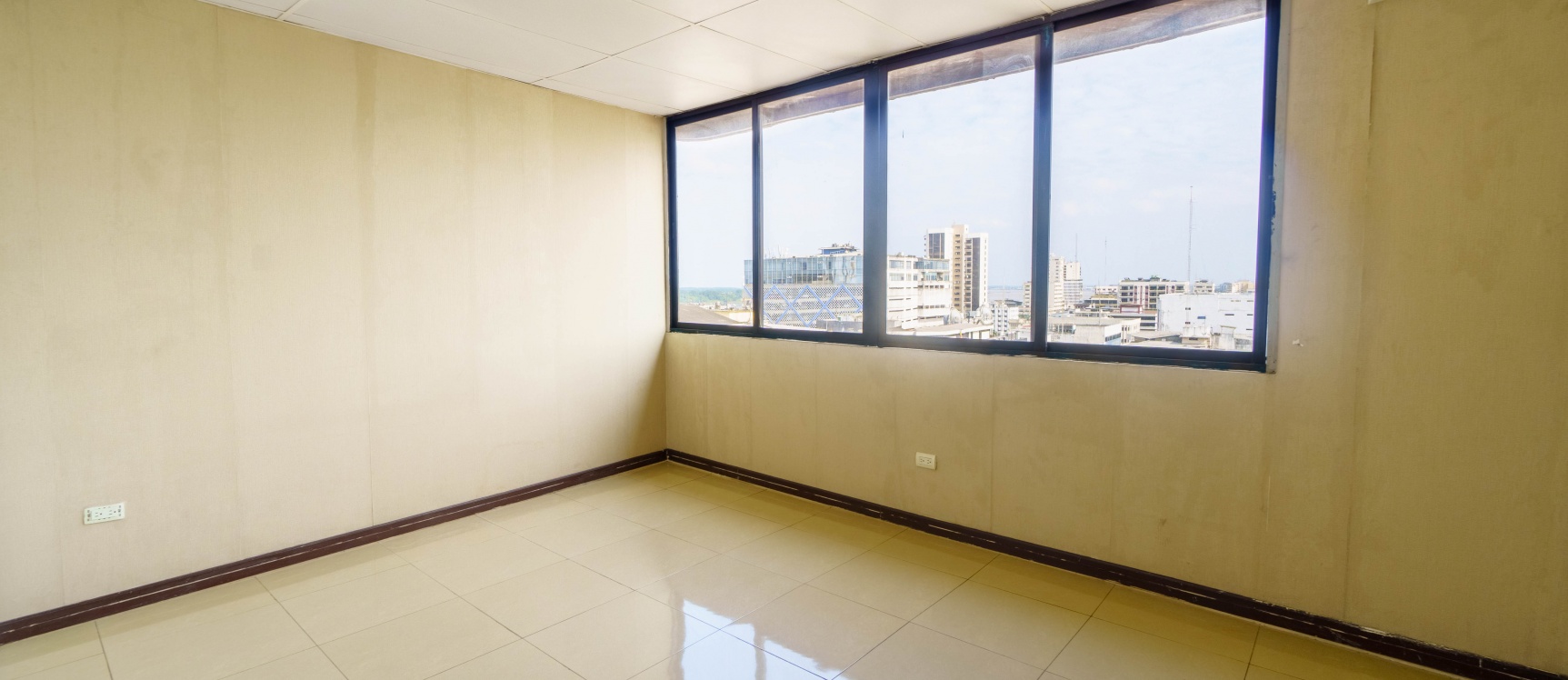 Departamento en alquiler ubicado en Edificio 300, Centro de Guayaquil. GeoBienes - Departamento en alquiler ubicado en Edificio 300, Centro de Guayaquil. - Plusvalia Guayaquil Casas de venta y alquiler Inmobiliaria Ecuador