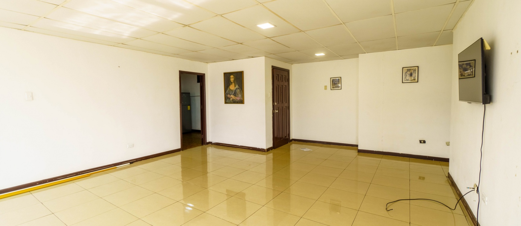 Departamento en alquiler ubicado en Edificio 300, Centro de Guayaquil. GeoBienes - Departamento en alquiler ubicado en Edificio 300, Centro de Guayaquil. - Plusvalia Guayaquil Casas de venta y alquiler Inmobiliaria Ecuador