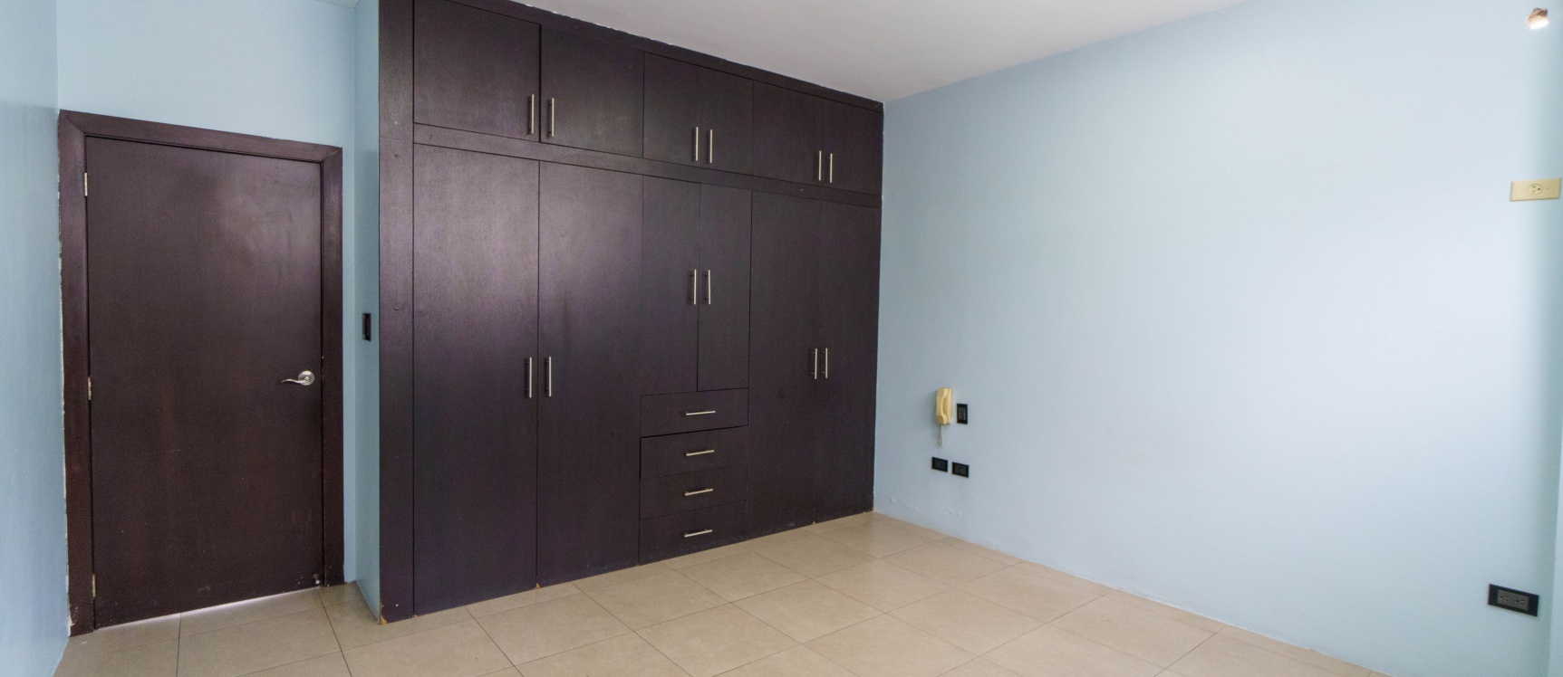 GeoBienes - Departamento en alquiler ubicado en Edificio Novacosta, Los Ceibos - Plusvalia Guayaquil Casas de venta y alquiler Inmobiliaria Ecuador