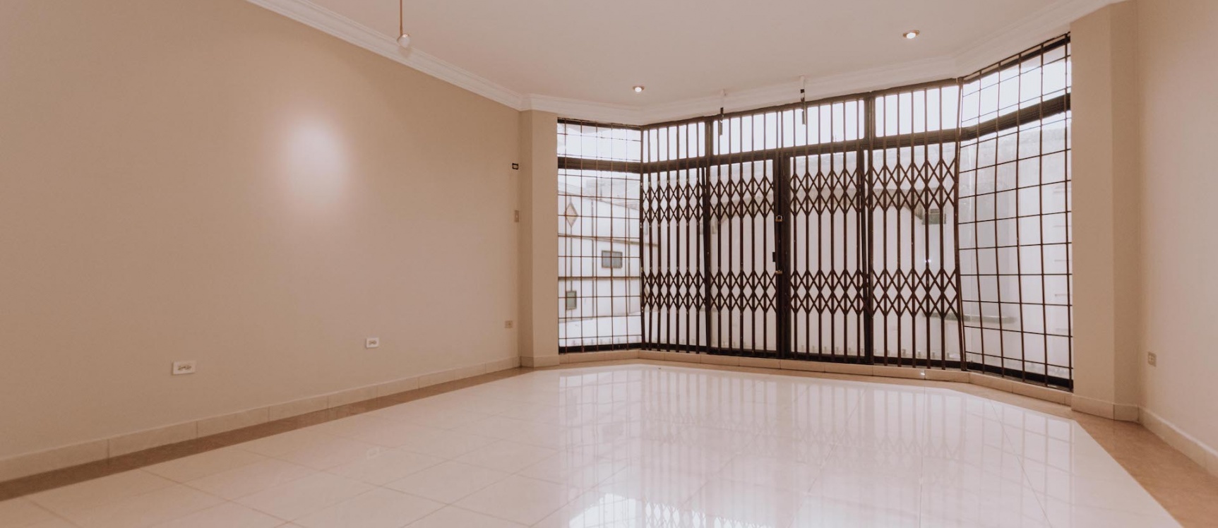 Departamento en alquiler ubicado en Los Alamos, norte de Guayaquil GeoBienes - Departamento en alquiler ubicado en Los Alamos, norte de Guayaquil - Plusvalia Guayaquil Casas de venta y alquiler Inmobiliaria Ecuador