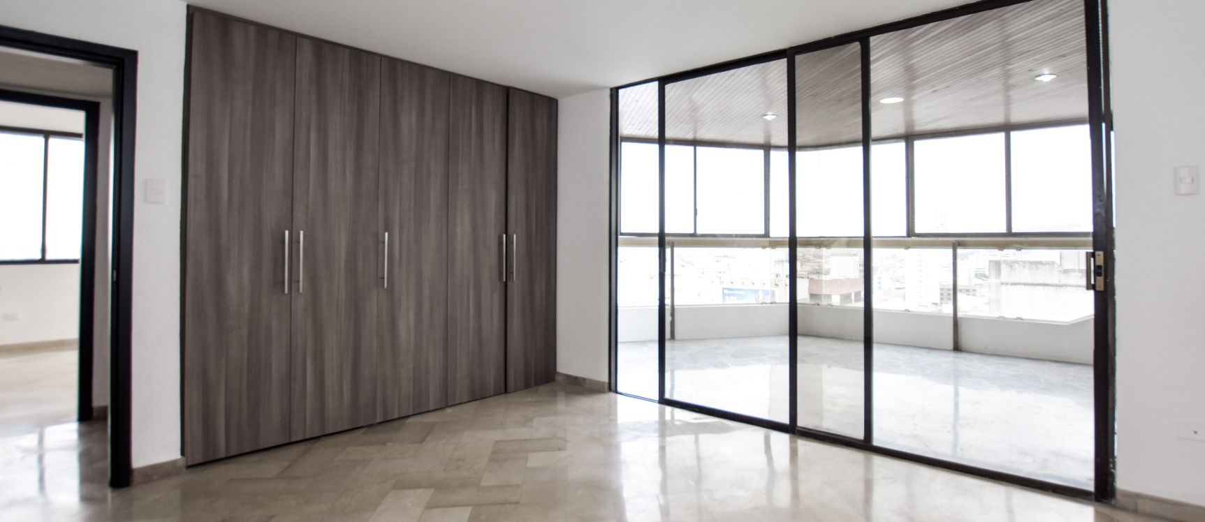 Departamento en alquiler ubicado en San Francisco 300, Centro de Guayaquil GeoBienes - Departamento en alquiler ubicado en San Francisco 300, Centro de Guayaquil - Plusvalia Guayaquil Casas de venta y alquiler Inmobiliaria Ecuador