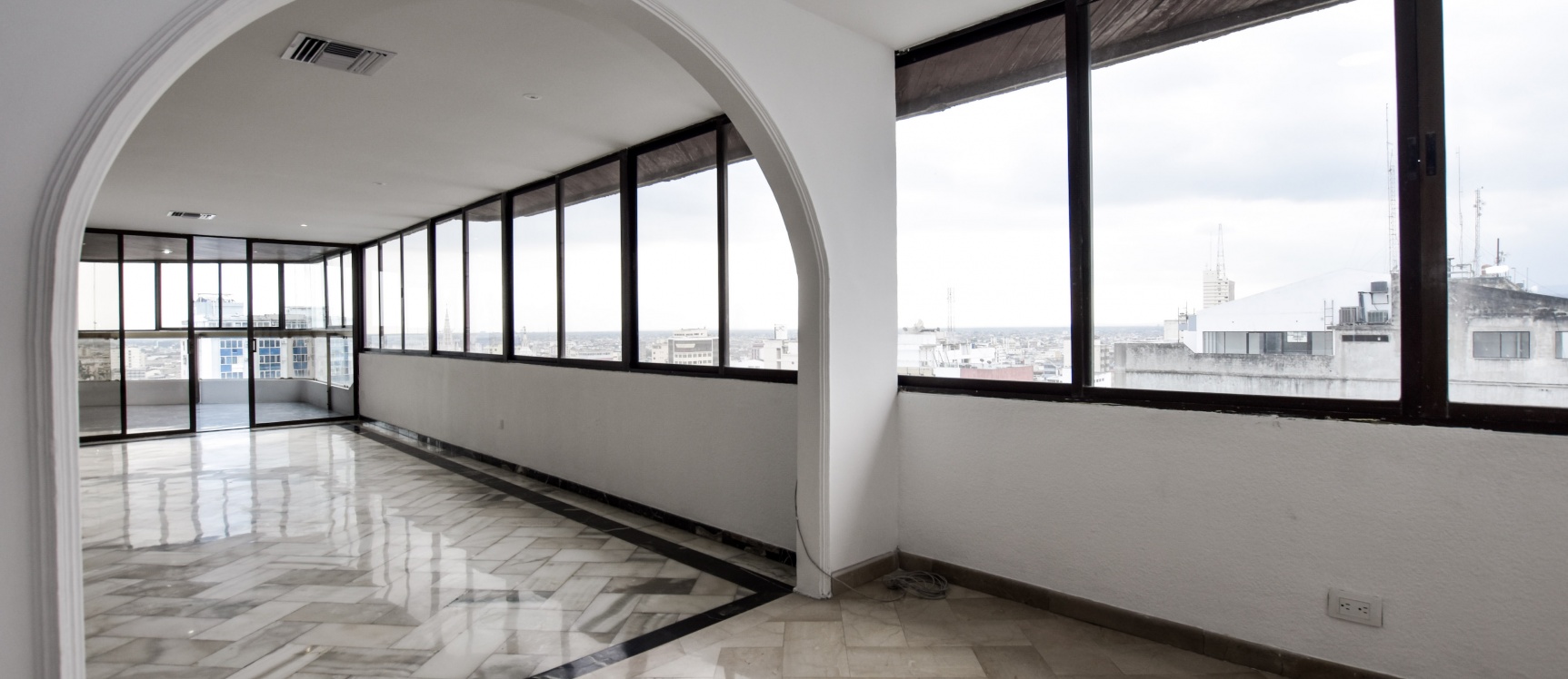 Departamento en alquiler ubicado en San Francisco 300, Centro de Guayaquil GeoBienes - Departamento en alquiler ubicado en San Francisco 300, Centro de Guayaquil - Plusvalia Guayaquil Casas de venta y alquiler Inmobiliaria Ecuador