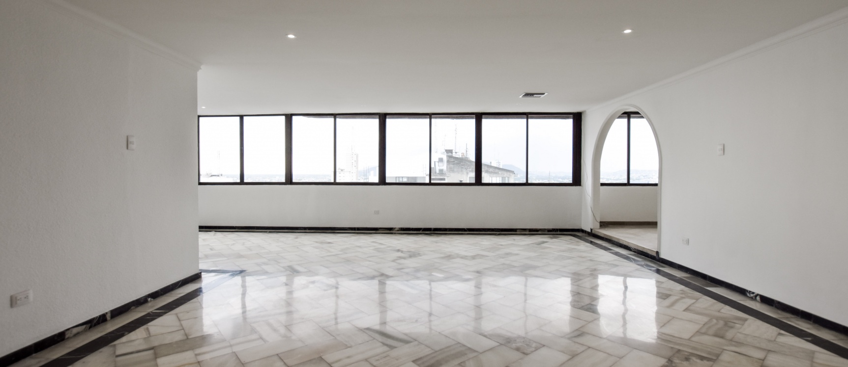 Departamento en alquiler ubicado en San Francisco 300, Centro de Guayaquil GeoBienes - Departamento en alquiler ubicado en San Francisco 300, Centro de Guayaquil - Plusvalia Guayaquil Casas de venta y alquiler Inmobiliaria Ecuador