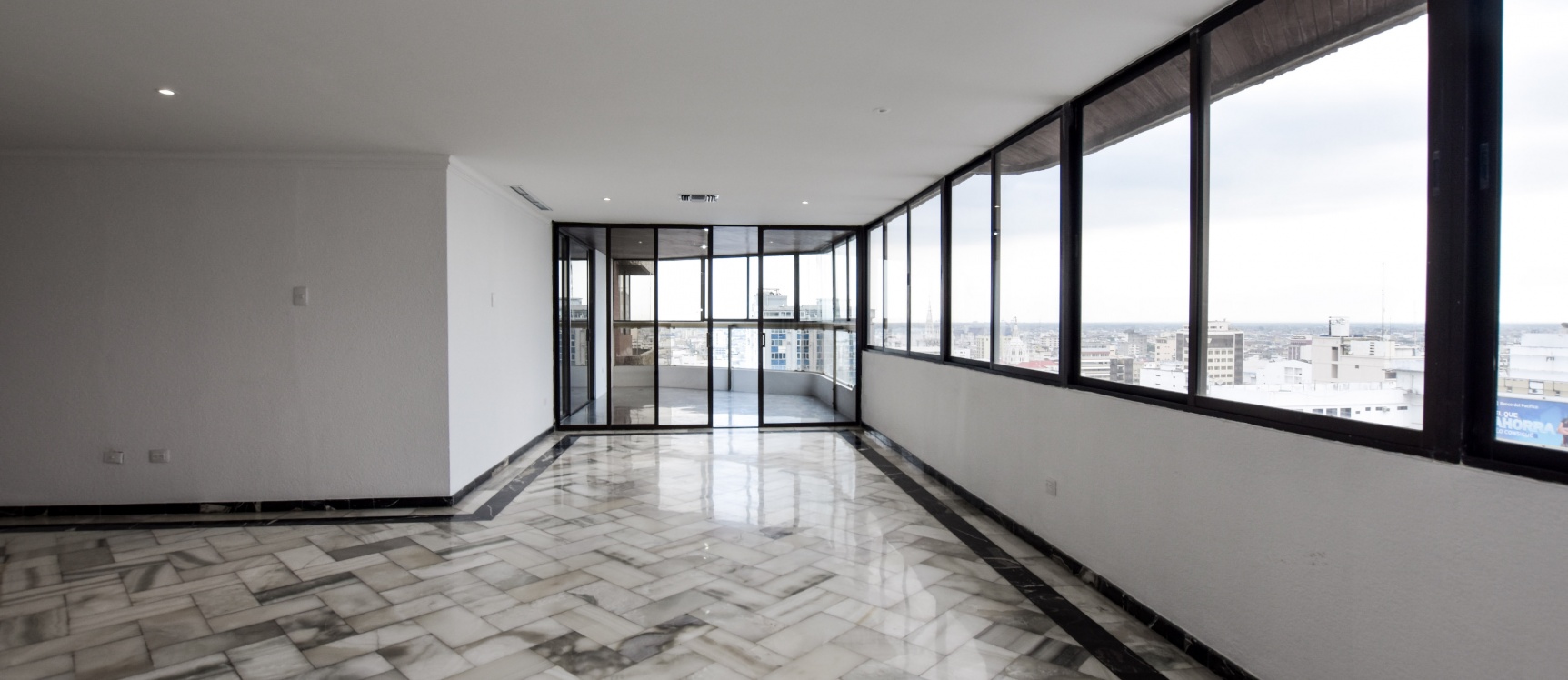 Departamento en alquiler ubicado en San Francisco 300, Centro de Guayaquil GeoBienes - Departamento en alquiler ubicado en San Francisco 300, Centro de Guayaquil - Plusvalia Guayaquil Casas de venta y alquiler Inmobiliaria Ecuador