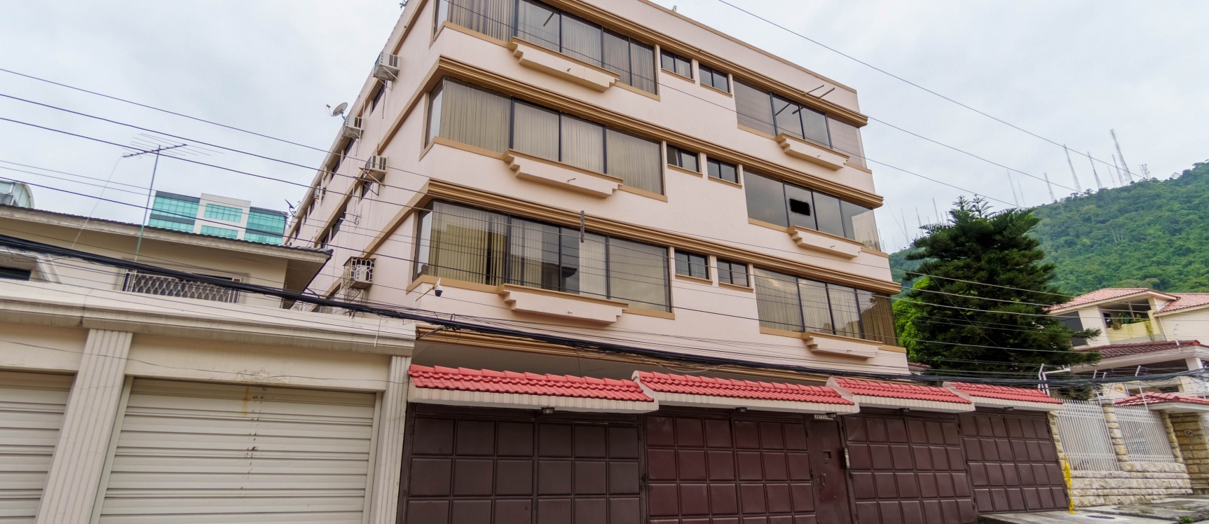 GeoBienes - Departamento en alquiler ubicado en Urabnización Santa Cecilia, Los Ceibos - Plusvalia Guayaquil Casas de venta y alquiler Inmobiliaria Ecuador