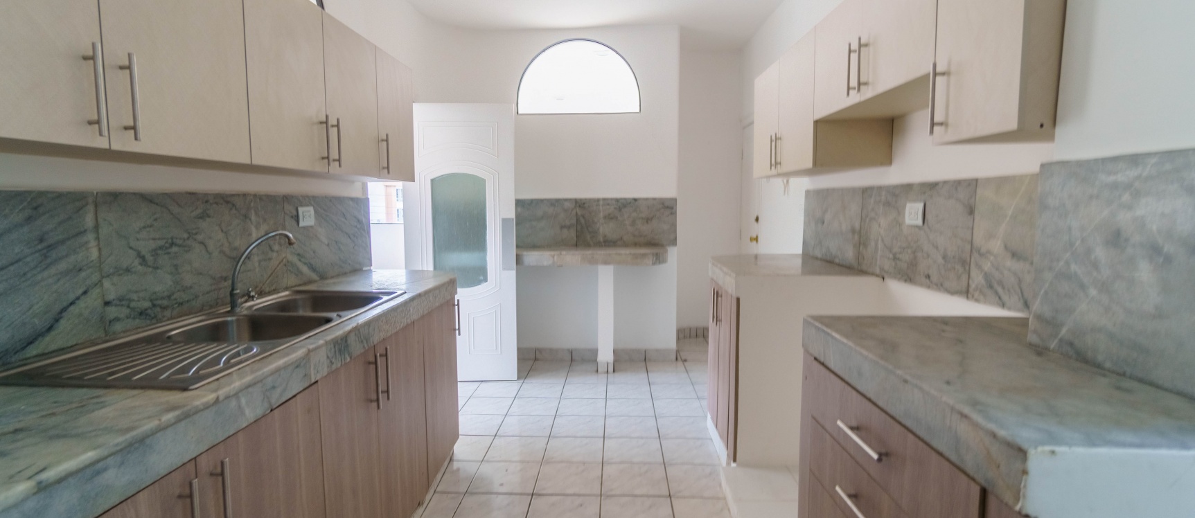 Departamento en alquiler ubicado en Santa Cecilia, Los Ceibos GeoBienes - Departamento en alquiler ubicado en Santa Cecilia, Los Ceibos - Plusvalia Guayaquil Casas de venta y alquiler Inmobiliaria Ecuador