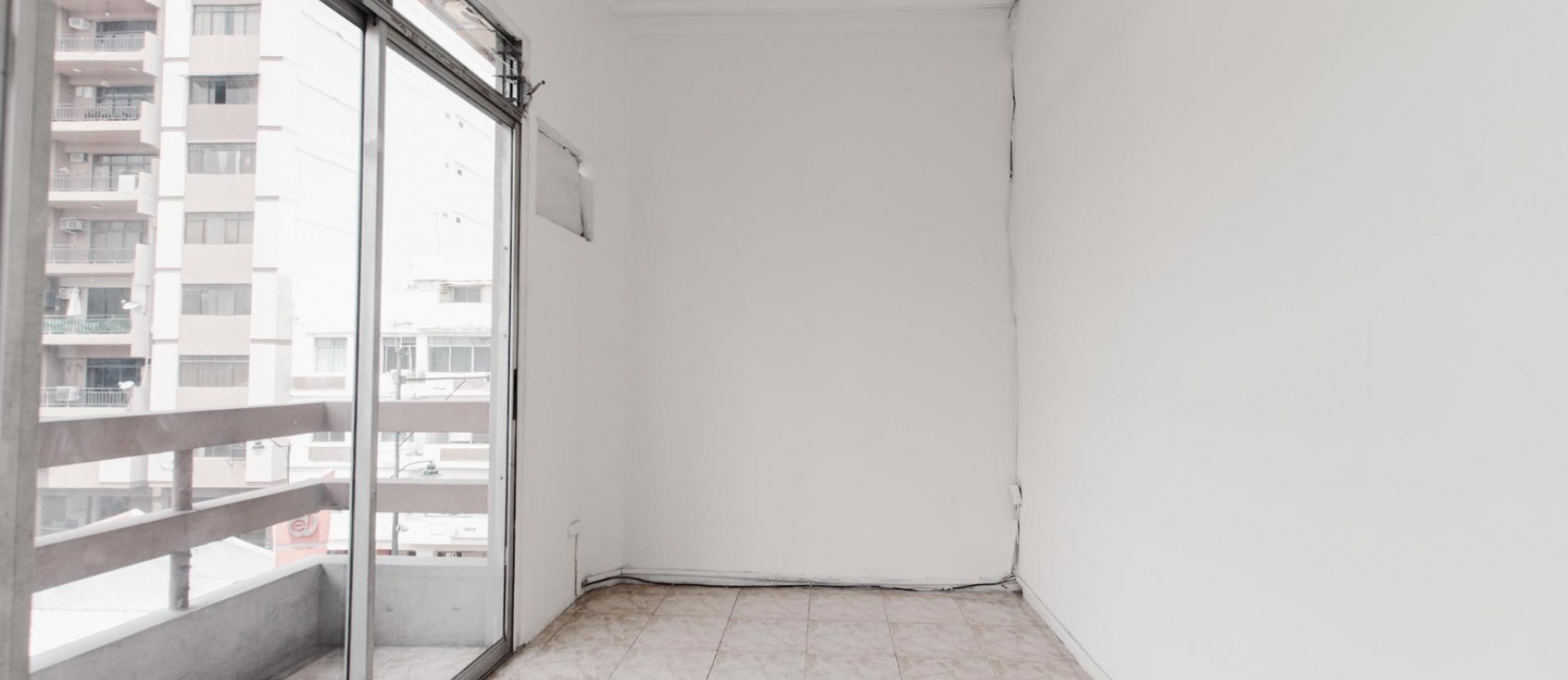 Departamento en planta alta con una excelente vista del centro de Guayaquil GeoBienes - Departamento en planta alta con una excelente vista del centro de Guayaquil - Plusvalia Guayaquil Casas de venta y alquiler Inmobiliaria Ecuador