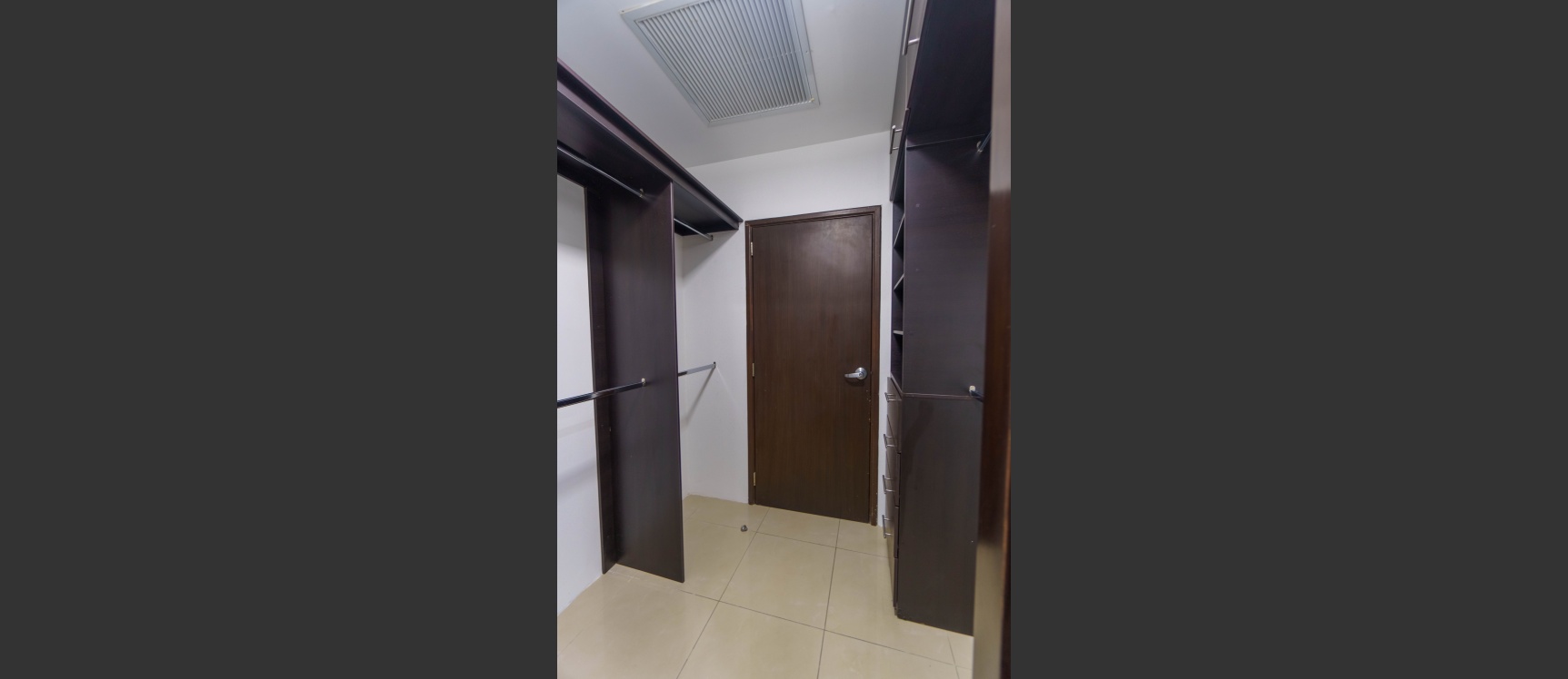 GeoBienes - Departamento en venta amoblado ubicado en Torre del Sol II, Norte de Guayaquil - Plusvalia Guayaquil Casas de venta y alquiler Inmobiliaria Ecuador