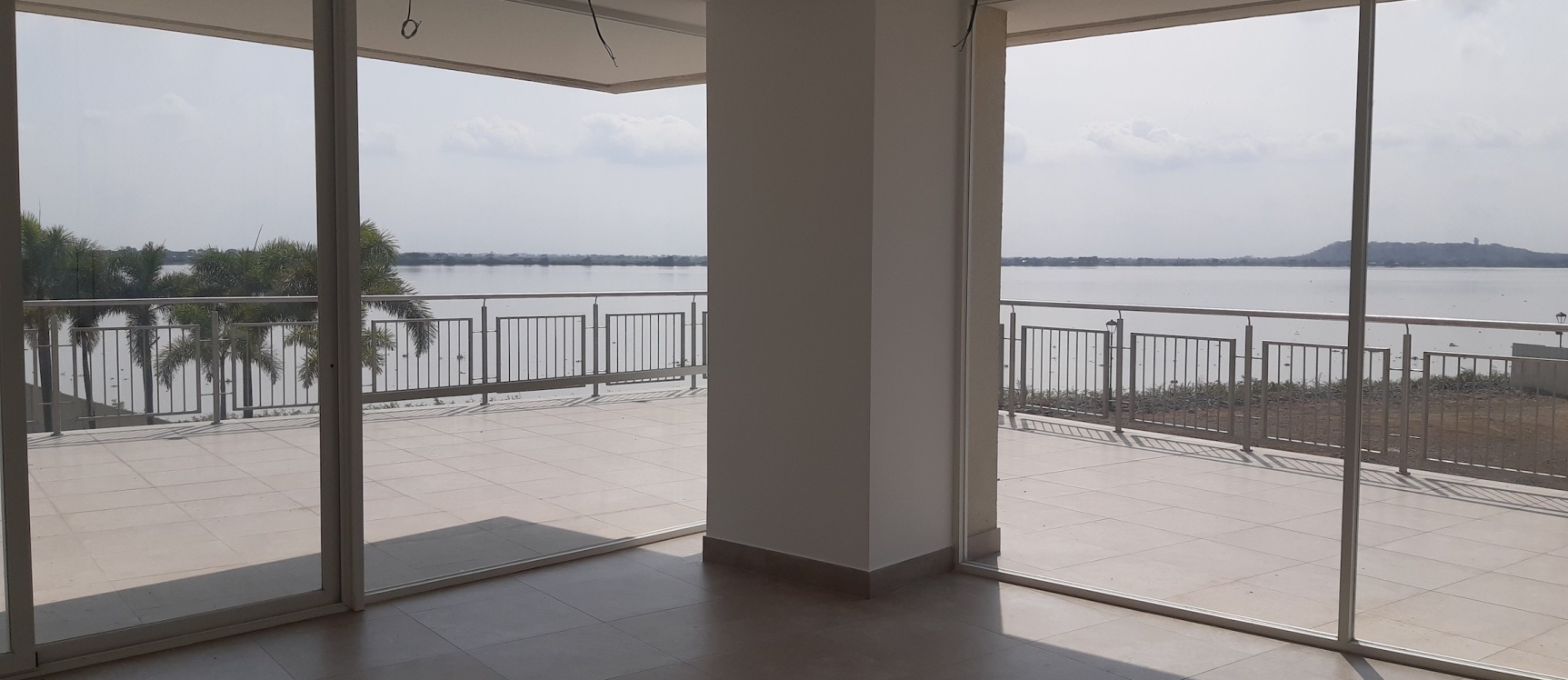 Departamento en venta con vista al rio, Blue Bay 1 GeoBienes - Departamento en venta con vista al rio, Blue Bay 1 - Plusvalia Guayaquil Casas de venta y alquiler Inmobiliaria Ecuador