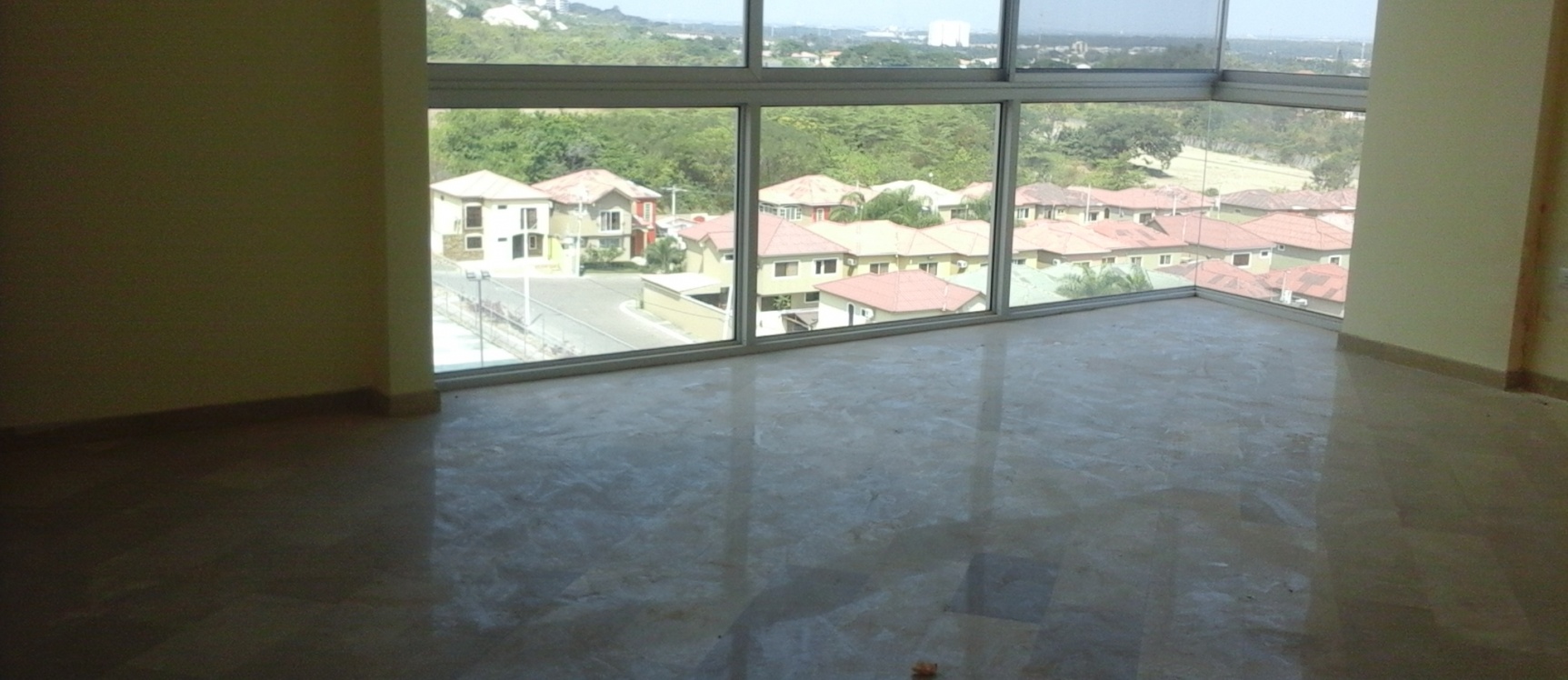 Departamento en venta en edificio Altos del Sol en Urbanización Portal al Sol GeoBienes - Departamento en venta en edificio Altos del Sol en Urbanización Portal al Sol - Plusvalia Guayaquil Casas de venta y alquiler Inmobiliaria Ecuador