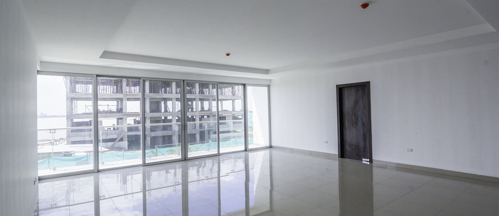 Departamento en venta en la Isla Mocolí - Urbanización Dubái, Vía Samborondón GeoBienes - Departamento en venta en la Isla Mocolí - Urbanización Dubái, Vía Samborondón - Plusvalia Guayaquil Casas de venta y alquiler Inmobiliaria Ecuador