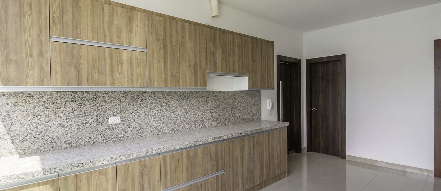 Departamento en venta en la Isla Mocolí - Urbanización Dubái, Vía Samborondón GeoBienes - Departamento en venta en la Isla Mocolí - Urbanización Dubái, Vía Samborondón - Plusvalia Guayaquil Casas de venta y alquiler Inmobiliaria Ecuador