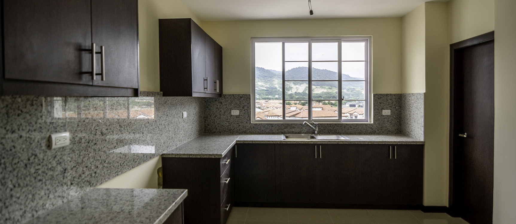 Departamento en venta en la Urbanización Terranostra, Vía a la costa GeoBienes - Departamento en venta en la Urbanización Terranostra, Vía a la costa, Guayaquil - Ecuador - Plusvalia Guayaquil Casas de venta y alquiler Inmobiliaria Ecuador