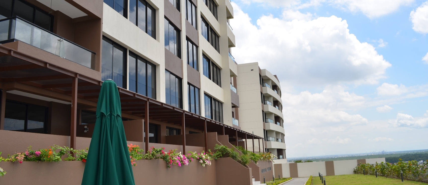 GeoBienes - Departamento en venta en Urbanización Bosques de la Costa sector Vía a la Costa - Plusvalia Guayaquil Casas de venta y alquiler Inmobiliaria Ecuador