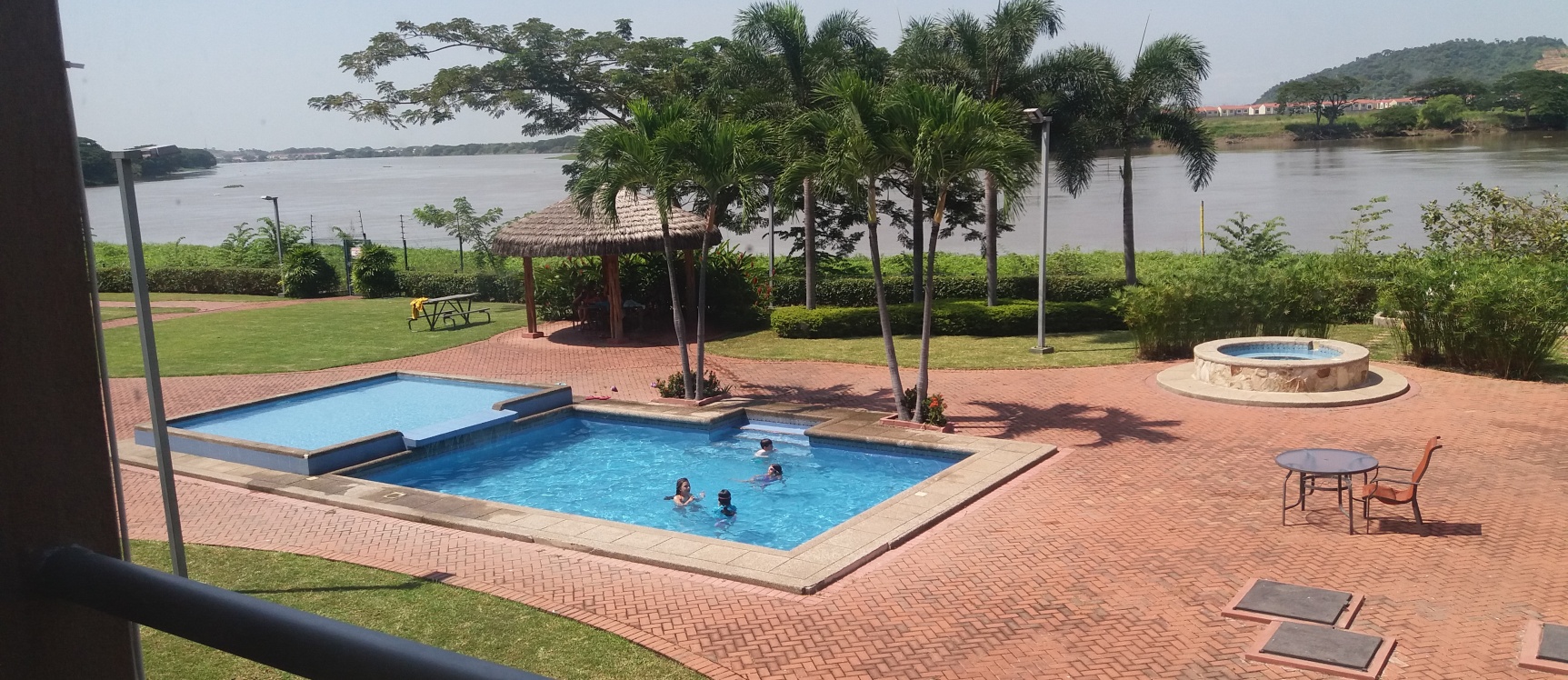 Departamento en venta oportunidad en Urb. Altos del Río GeoBienes - Departamento en venta oportunidad en Urb. Altos del Río Samborondón - Plusvalia Guayaquil Casas de venta y alquiler Inmobiliaria Ecuador