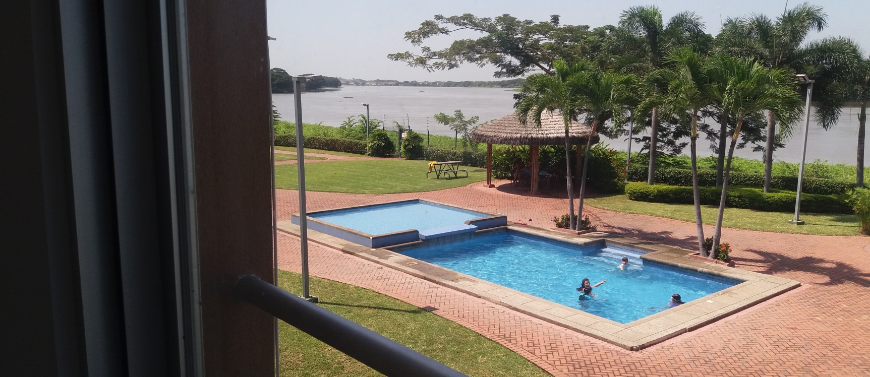 Departamento en venta oportunidad en Urb. Altos del Río GeoBienes - Departamento en venta oportunidad en Urb. Altos del Río Samborondón - Plusvalia Guayaquil Casas de venta y alquiler Inmobiliaria Ecuador