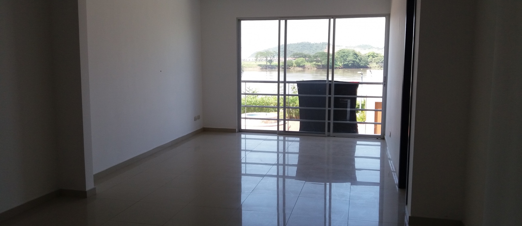 Departamento en venta oportunidad en Urb. Altos del Río GeoBienes - Departamento en venta oportunidad en Urb. Altos del Río Samborondón - Plusvalia Guayaquil Casas de venta y alquiler Inmobiliaria Ecuador