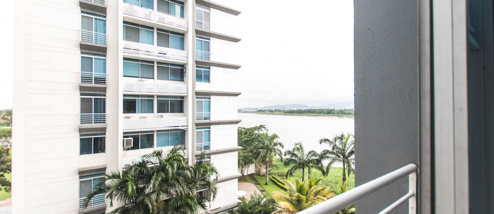 Departamento en venta River Towers, Samborondón GeoBienes - Departamento en venta River Towers, Samborondón - Plusvalia Guayaquil Casas de venta y alquiler Inmobiliaria Ecuador