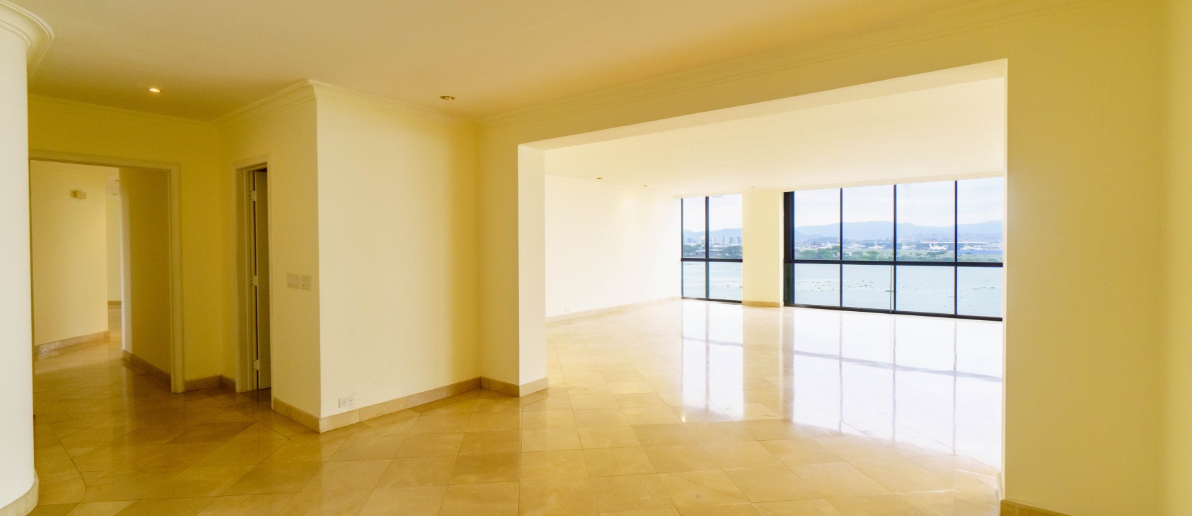 Departamento en venta ubicado en Edificio River Walk, Samborondón GeoBienes - Departamento en venta ubicado en Edificio River Walk, Samborondón - Plusvalia Guayaquil Casas de venta y alquiler Inmobiliaria Ecuador