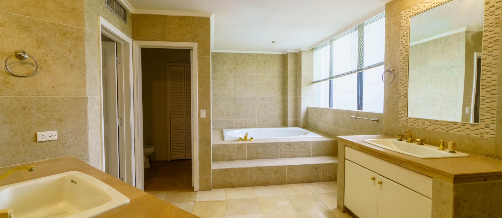 Departamento en venta ubicado en Edificio River Walk, Samborondón GeoBienes - Departamento en venta ubicado en Edificio River Walk, Samborondón - Plusvalia Guayaquil Casas de venta y alquiler Inmobiliaria Ecuador