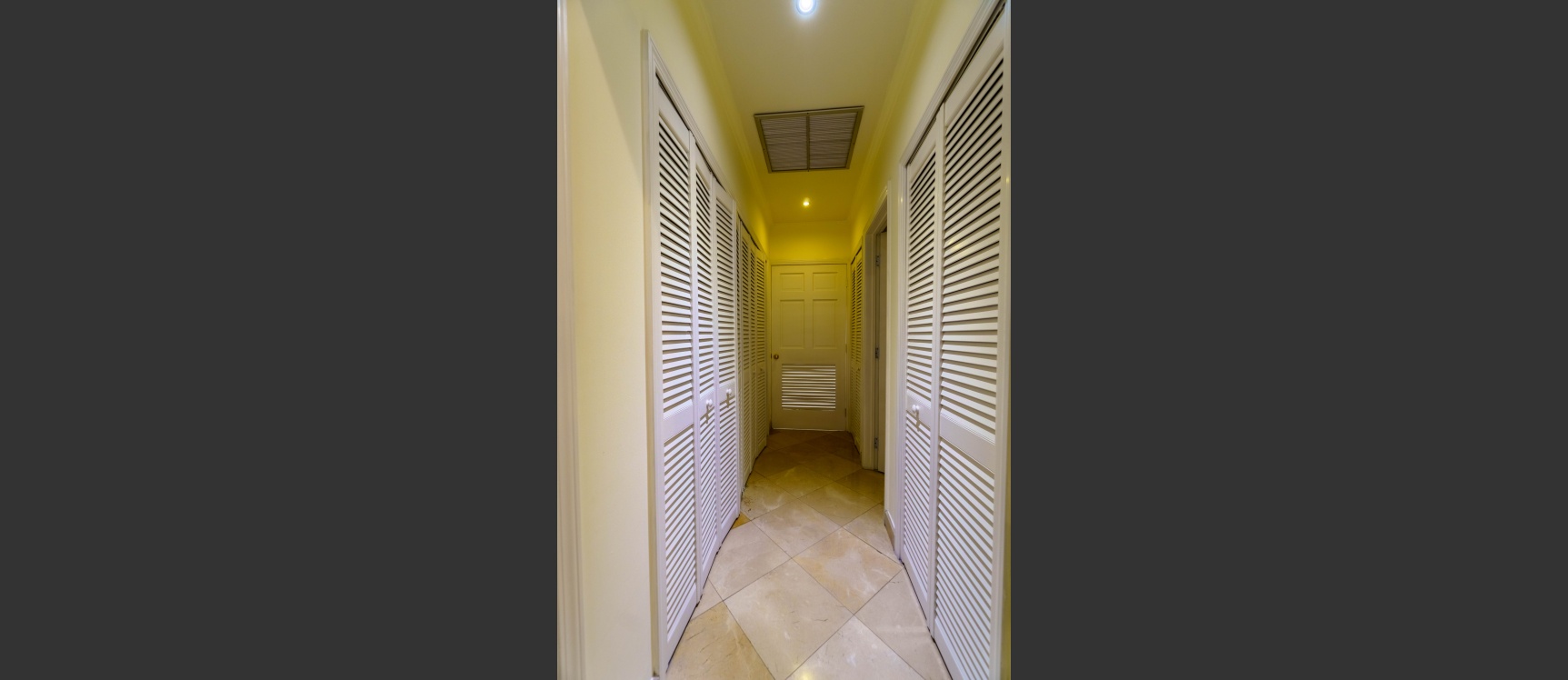 Departamento en venta ubicado en Edificio River Walk, Samborondón GeoBienes - Departamento en venta ubicado en Edificio River Walk, Samborondón - Plusvalia Guayaquil Casas de venta y alquiler Inmobiliaria Ecuador