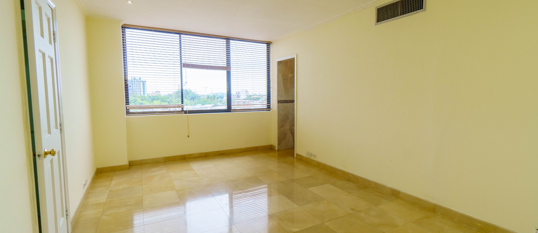 Departamento en venta ubicado en Edificio River Walk, Samborondón GeoBienes - Departamento en venta ubicado en Edificio River Walk, Samborondón - Plusvalia Guayaquil Casas de venta y alquiler Inmobiliaria Ecuador