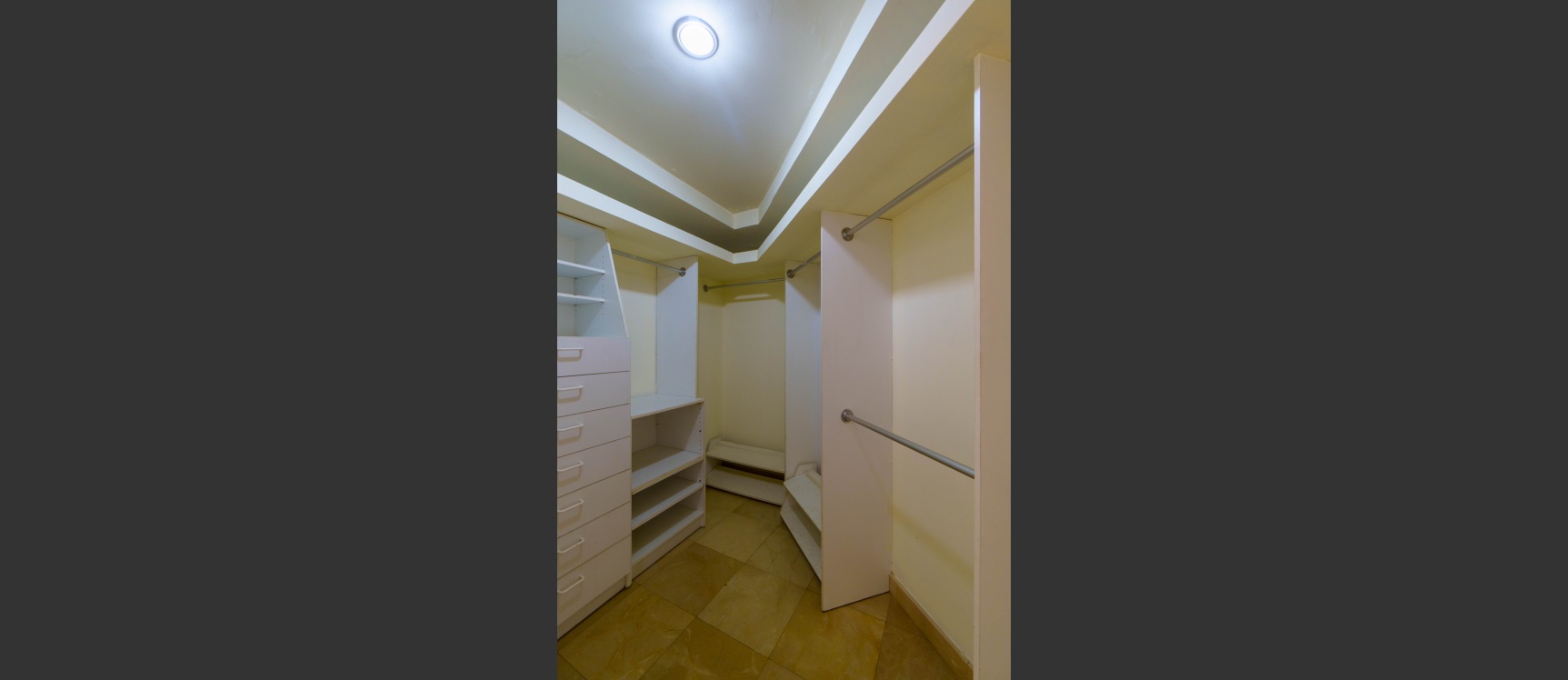 Departamento en venta ubicado en Edificio River Walk, Samborondón GeoBienes - Departamento en venta ubicado en Edificio River Walk, Samborondón - Plusvalia Guayaquil Casas de venta y alquiler Inmobiliaria Ecuador