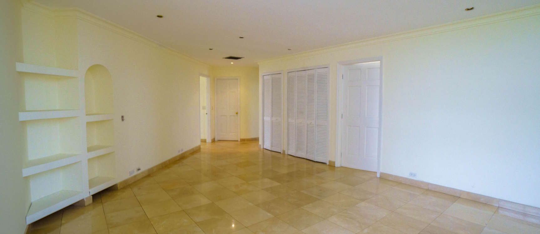 Departamento en venta ubicado en Edificio River Walk, Samborondón GeoBienes - Departamento en venta ubicado en Edificio River Walk, Samborondón - Plusvalia Guayaquil Casas de venta y alquiler Inmobiliaria Ecuador