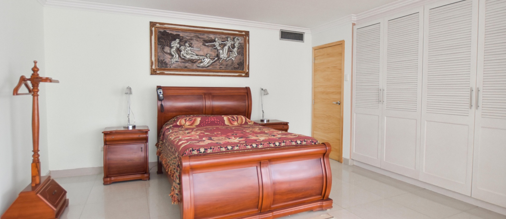 Departamento en venta ubicado en el Edificio San Francisco 300 GeoBienes - Departamento en venta ubicado en el Edificio San Francisco 300 - Plusvalia Guayaquil Casas de venta y alquiler Inmobiliaria Ecuador