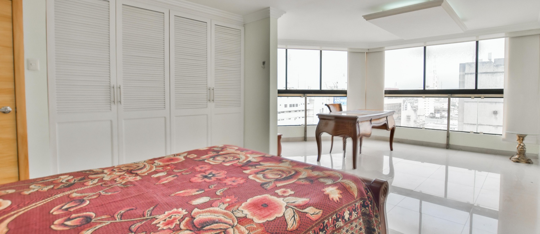 Departamento en venta ubicado en el Edificio San Francisco 300 GeoBienes - Departamento en venta ubicado en el Edificio San Francisco 300 - Plusvalia Guayaquil Casas de venta y alquiler Inmobiliaria Ecuador