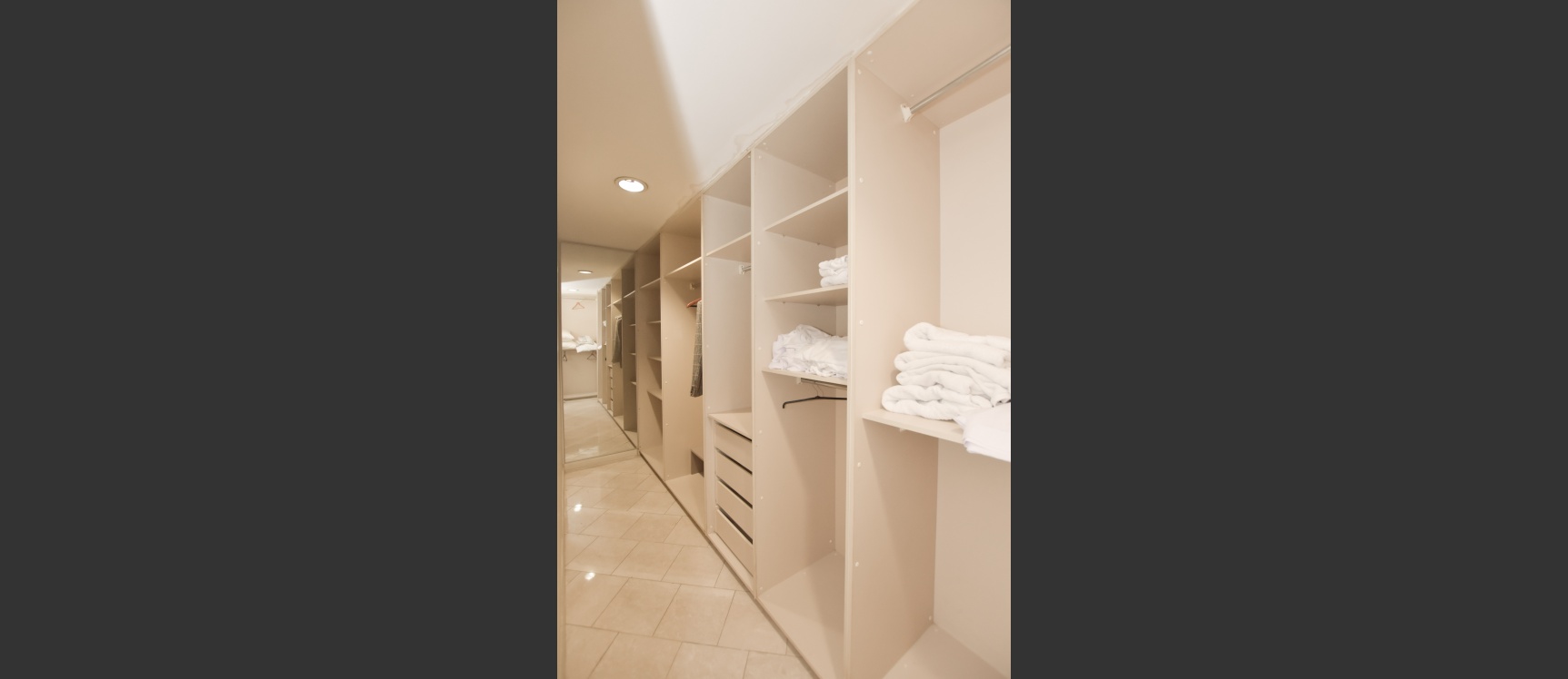 Departamento en venta ubicado en el Hotel Hilton Colón GeoBienes - Departamento en venta ubicado en el Hotel Hilton Colón - Plusvalia Guayaquil Casas de venta y alquiler Inmobiliaria Ecuador