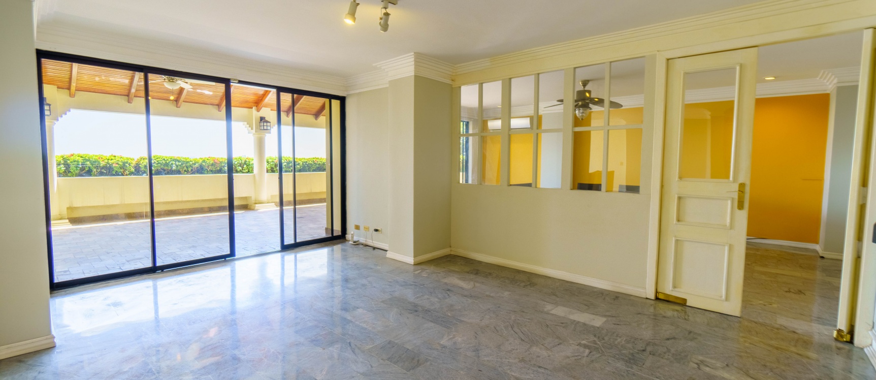 Departamento en venta ubicado en Lomas de Urdesa, Norte de Guayaquil GeoBienes - Departamento en venta ubicado en Lomas de Urdesa, Norte de Guayaquil - Plusvalia Guayaquil Casas de venta y alquiler Inmobiliaria Ecuador