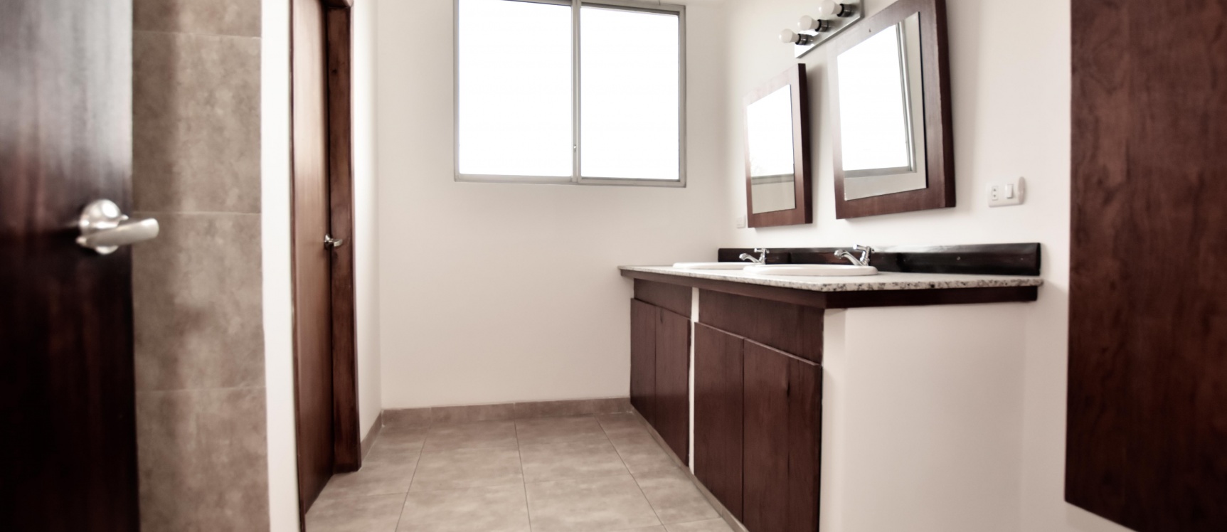Departamento en venta ubicado en Santa Cecilia, Los ceibos GeoBienes - Amplio departamento en venta ubicado en Santa Cecilia, Los ceibos - Plusvalia Guayaquil Casas de venta y alquiler Inmobiliaria Ecuador