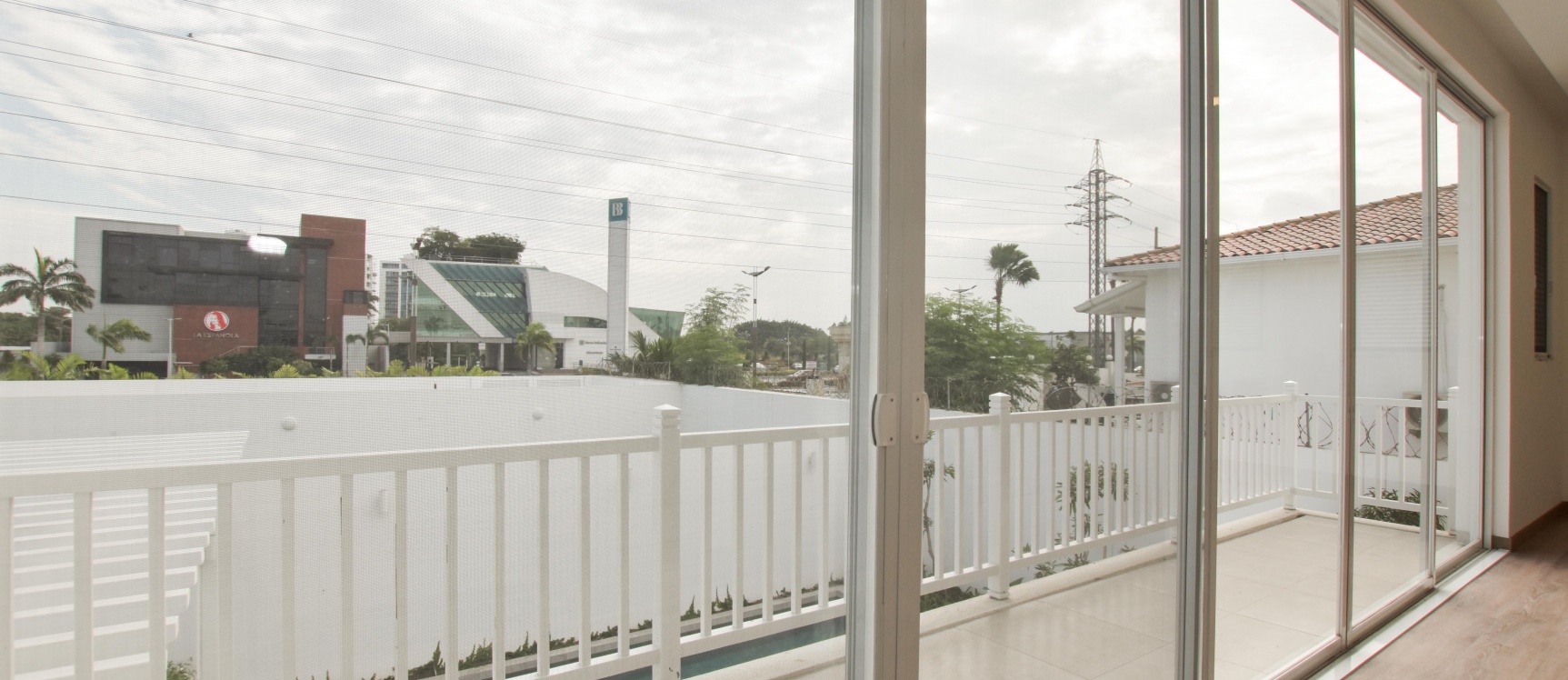 Departamento en venta ubicado en Urb. Riu - Vía Samborondón Km 5 GeoBienes - Departamento en venta ubicado en Urb. Riu - Vía Samborondón Km 5 - Plusvalia Guayaquil Casas de venta y alquiler Inmobiliaria Ecuador