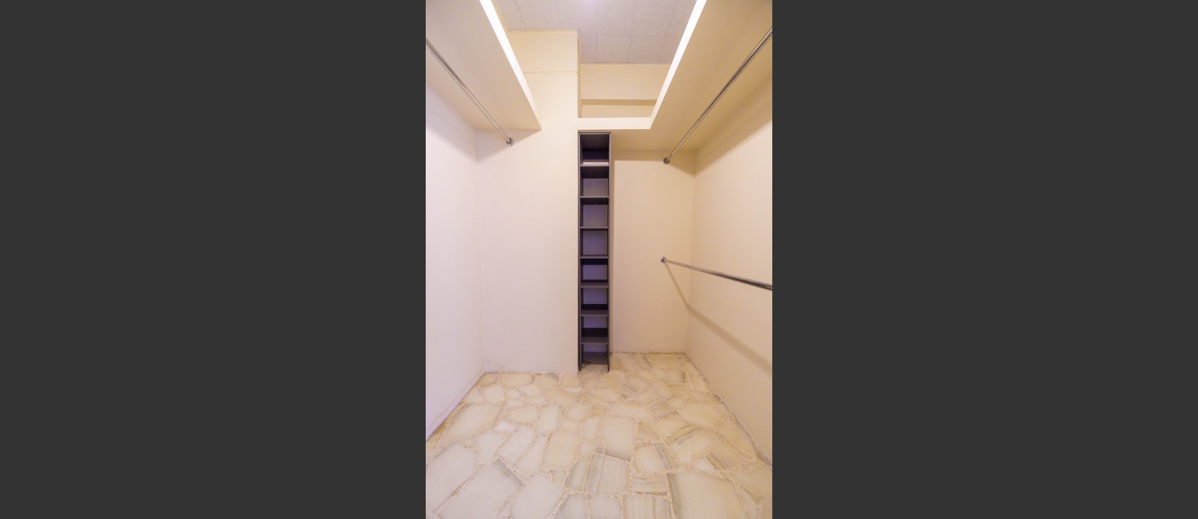Departamento en venta ubicado frente al Malecón 2000, Centro de Guayaquil GeoBienes - Departamento en venta ubicado frente al Malecón 2000, Centro de Guayaquil - Plusvalia Guayaquil Casas de venta y alquiler Inmobiliaria Ecuador